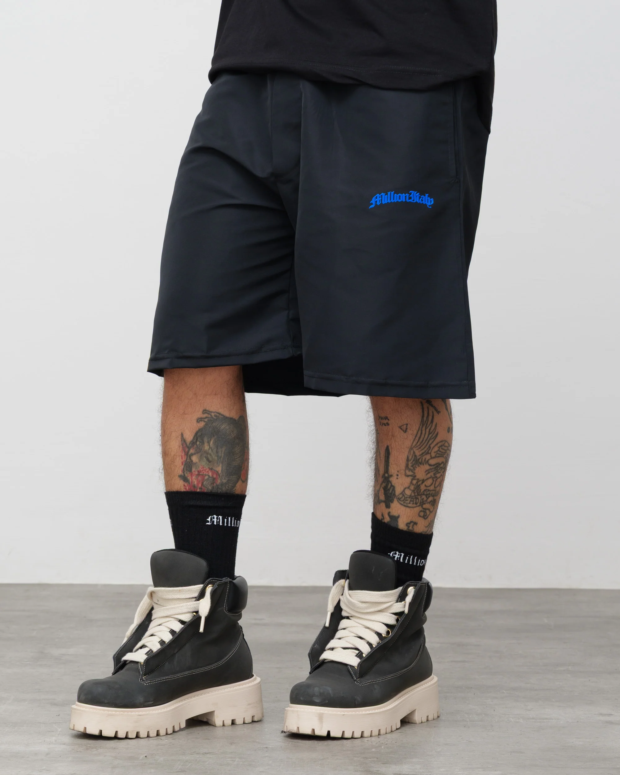 Shorts Tech Nero - Logo Blu - Image 3